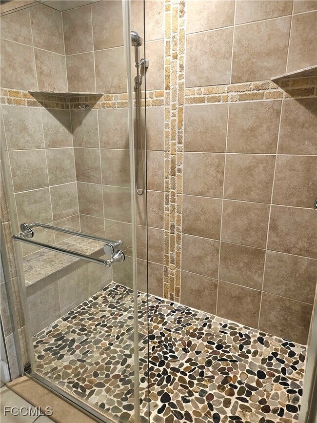 Building Photo - 2537 SW 29th Terrace