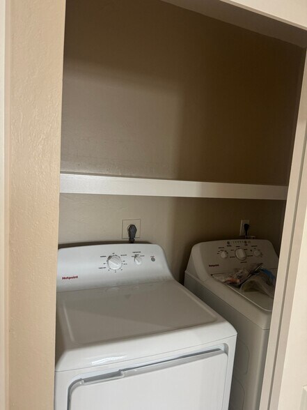 Building Photo - 2267 NW 52nd Ct