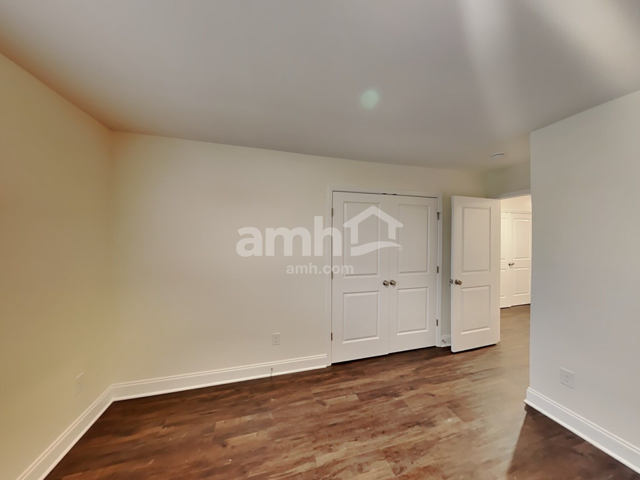 Building Photo - 2112 Williamshire Ln