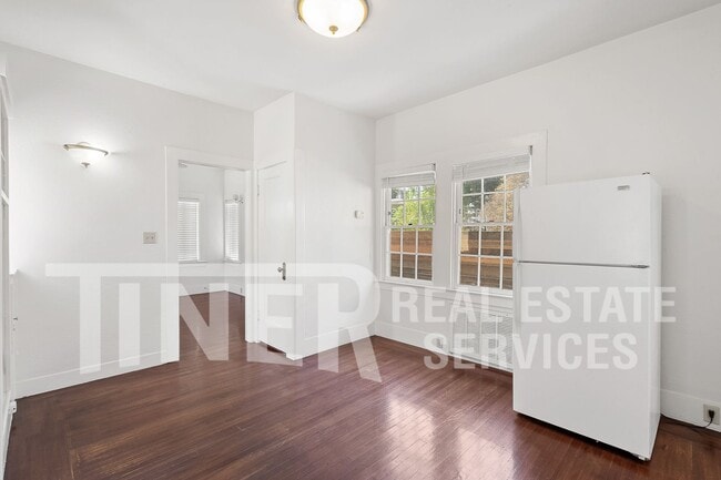 Building Photo - 2133 Marshall Way