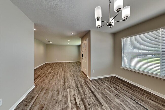Building Photo - 7826 Spring Fern Ln