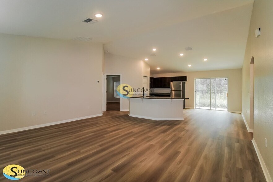 Building Photo - 2 Juniper Pass Dr