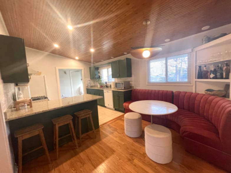 Building Photo - 2644 Valmar Dr