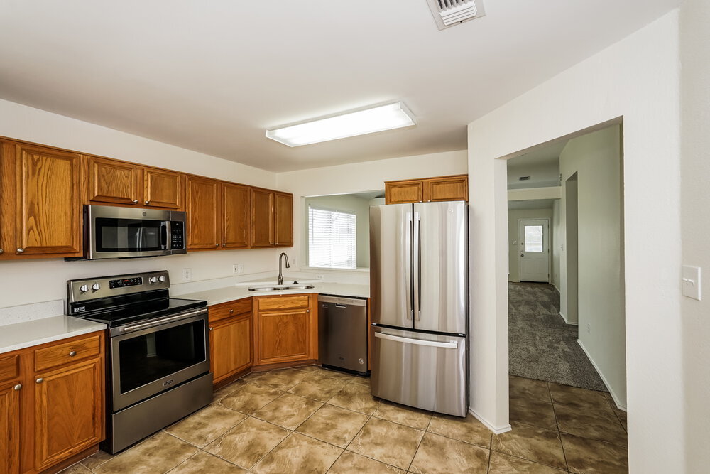 Building Photo - 1000 Sandalwood Dr