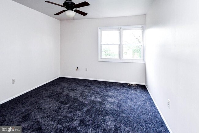 Building Photo - 1827 Grempler Way