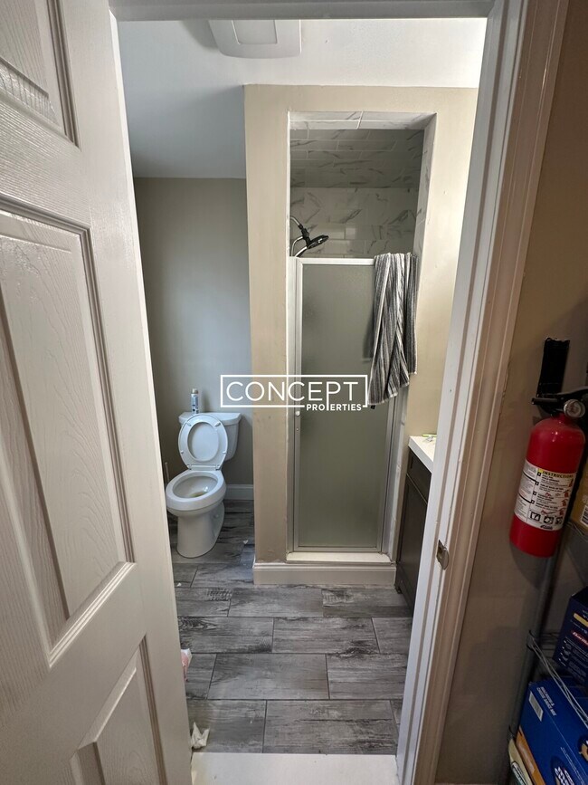 Building Photo - 47A Hillside St. Unit 2