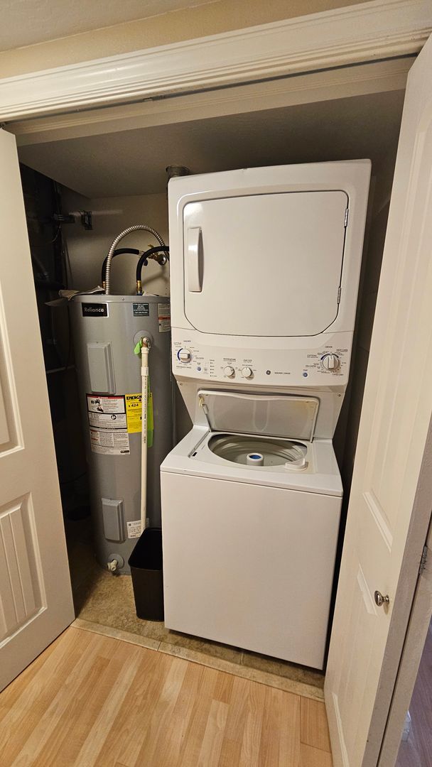 Building Photo - Lake Front Rental