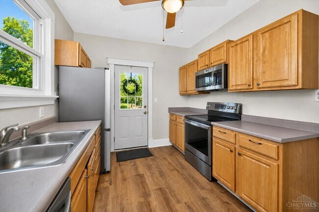 Building Photo - 1007 W Loveland Ave