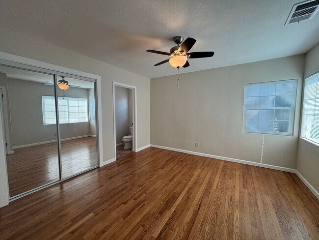 Building Photo - McKenzie 1107-1141