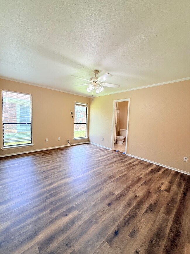 Building Photo - 3401 W Sage Ct