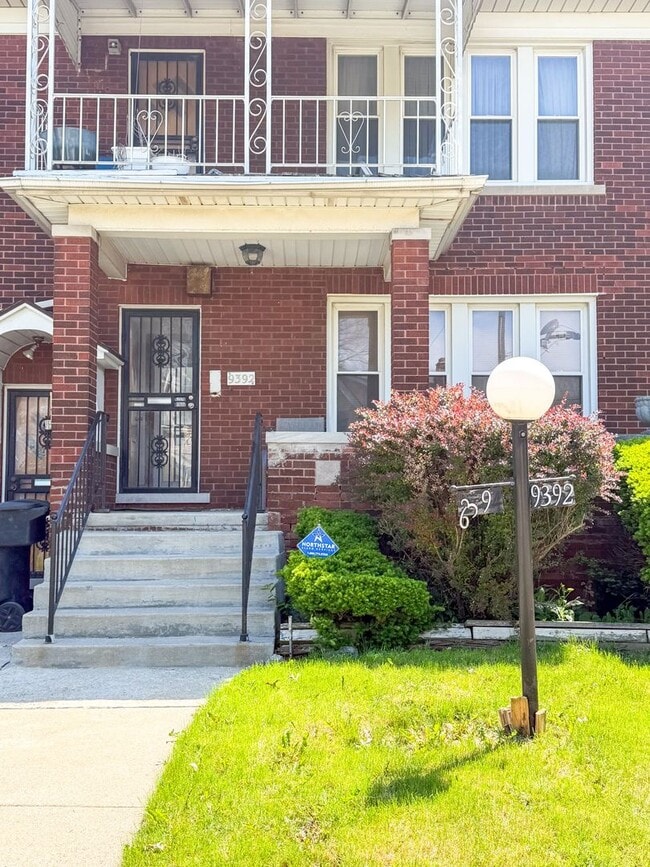 Building Photo - Beautiful Brick lower duplex unit