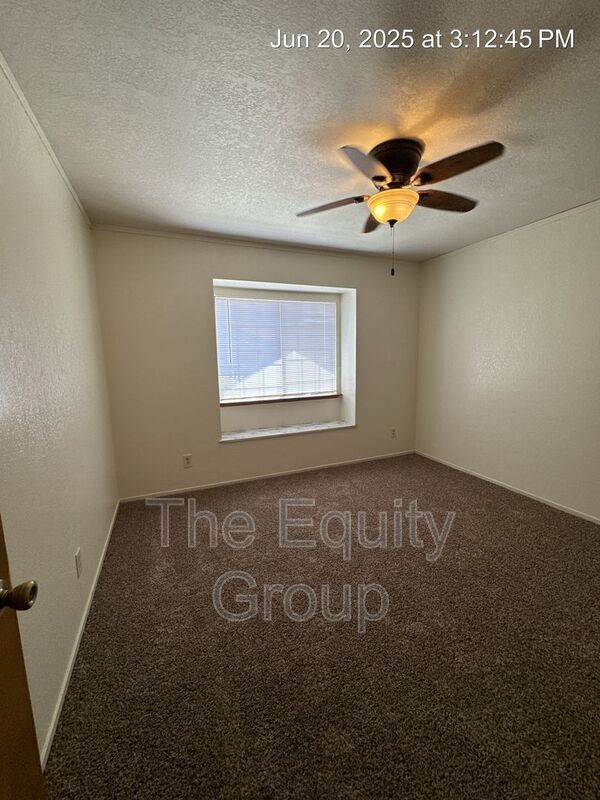 Building Photo - 4430 W Cypress Ave