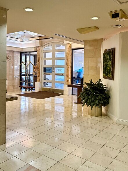 Building Photo - 7701 Wurzbach Rd