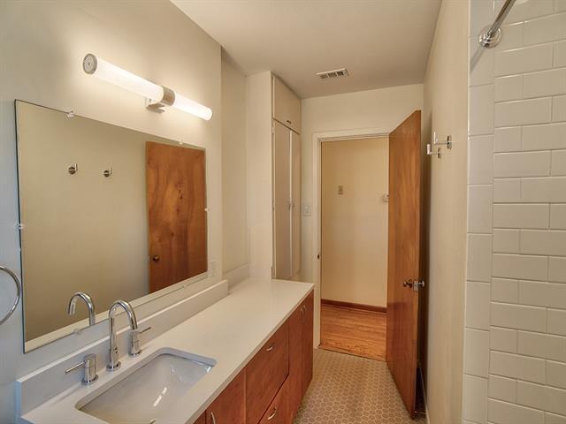 Building Photo - 2318 Elmwood Blvd