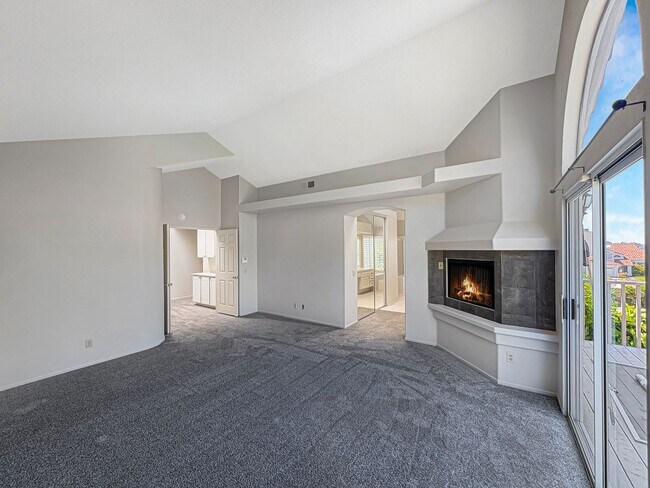 Building Photo - Spacious Oceanside Retreat with Pool, Spa,...