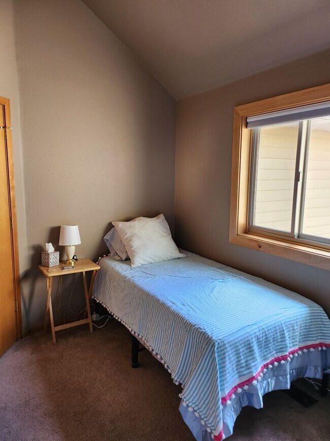 Building Photo - River Village Condominium Unit #8 - Riverf...