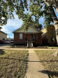 Building Photo - 328 W Mason St