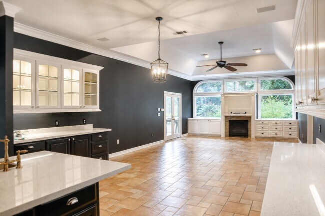 Building Photo - 43 Wincrest Falls Dr
