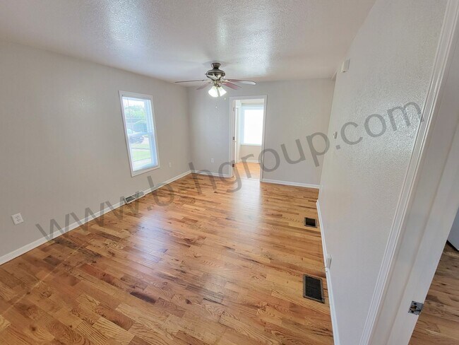 Building Photo - 6411 32nd Ave