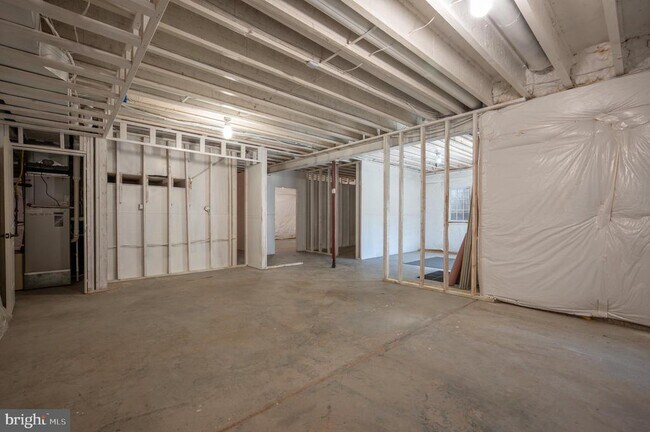 Building Photo - 13071 Haddonfield Ln