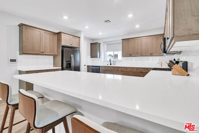 Building Photo - 515 Daniel Freeman Cir
