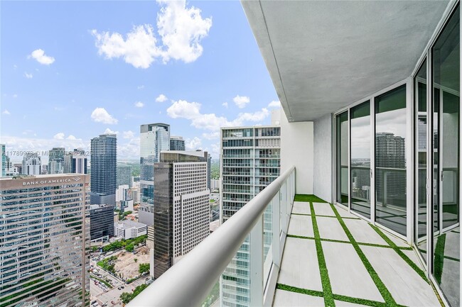 Building Photo - 475 Brickell Ave