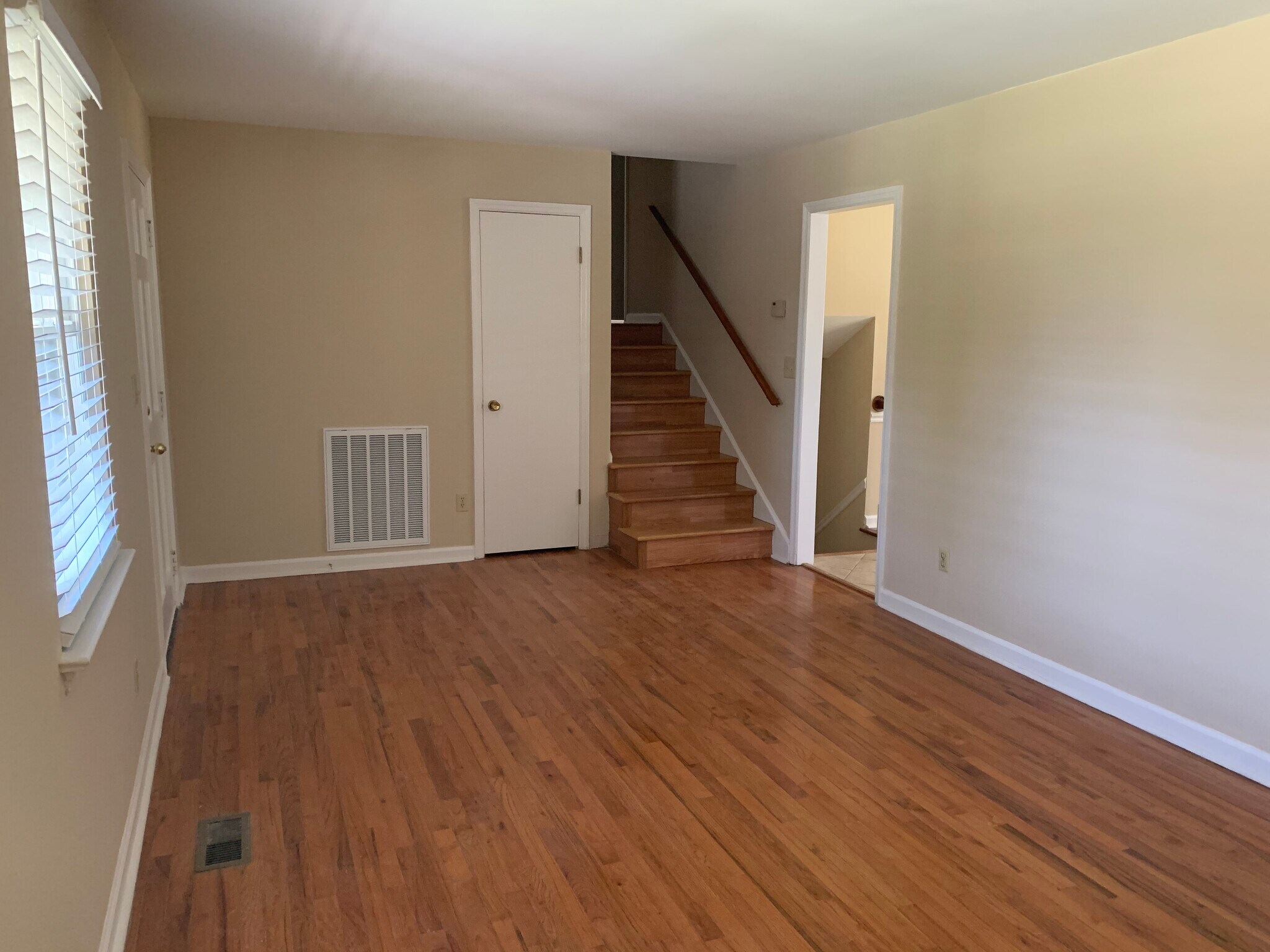 Building Photo - 3085 Speicher Cir