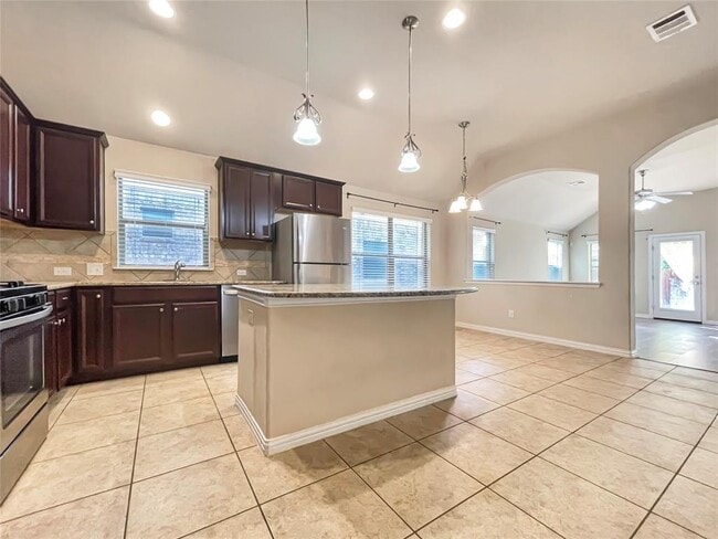 Building Photo - 2468 Millbrook Loop