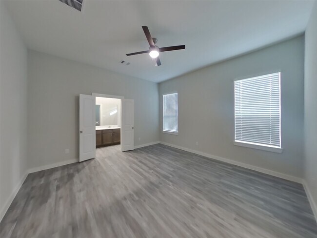 Building Photo - 22733 Terrazzo Dr