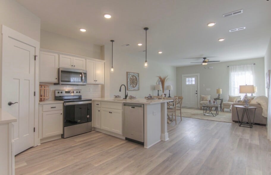 Building Photo - 717 Perrigan Ln