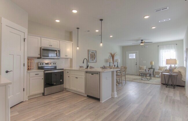 Building Photo - 717 Perrigan Ln