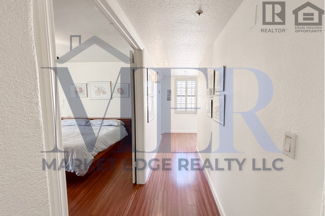 Building Photo - 3Bed/2Bath Furnished Home w/Stunning Backy...