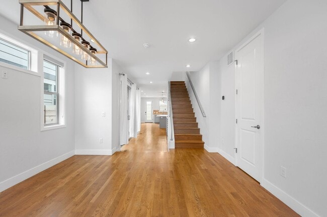 Building Photo - 3BD, 5BA LoHi Townhome with Rooftop Deck and 2-Car Garage