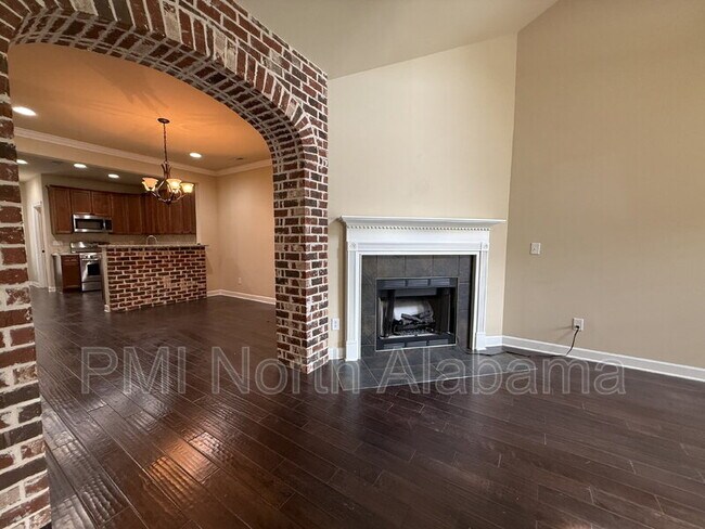 Building Photo - 1012 Scarlet Woods