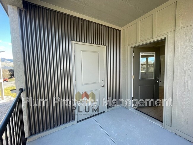 Building Photo - 1724 S 14th St W