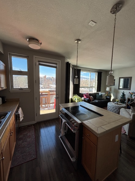 Building Photo - 2810 E College Ave