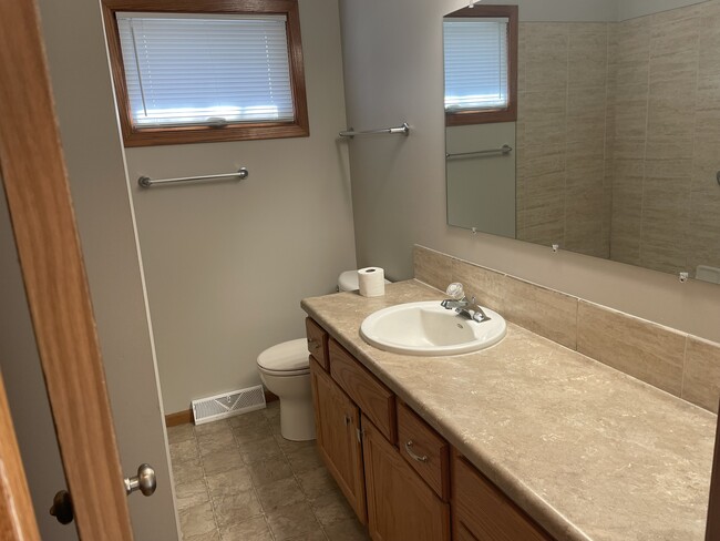 Building Photo - 5005 Meredeth St