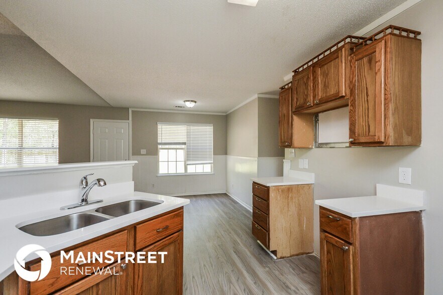Building Photo - 115 Honey Ln