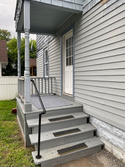back porch - 109 Hawthorne Ave