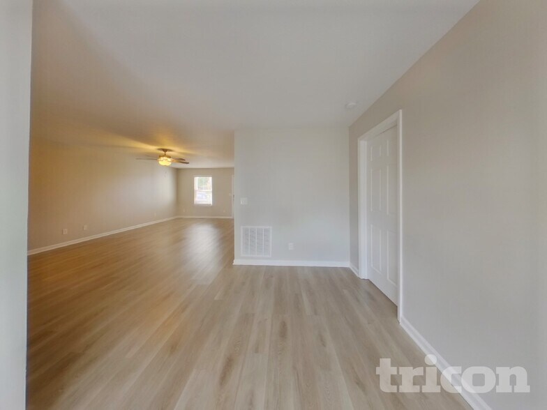 Building Photo - 1616 Jamie Dr