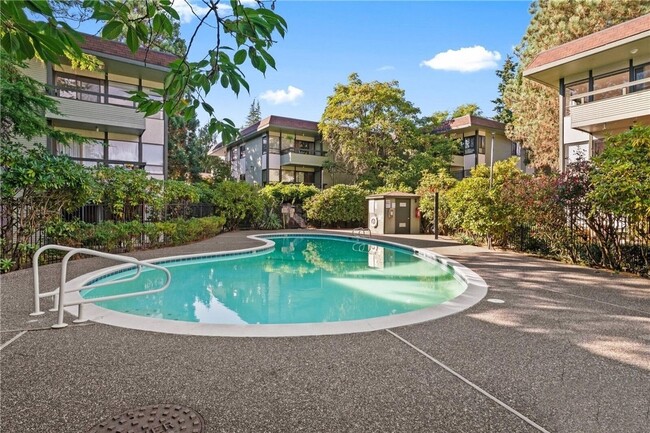 Building Photo - Modern 2BD/2BTH Condo for Lease Richmond V...
