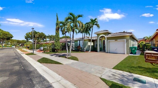 Building Photo - 12567 SW 121st Ave