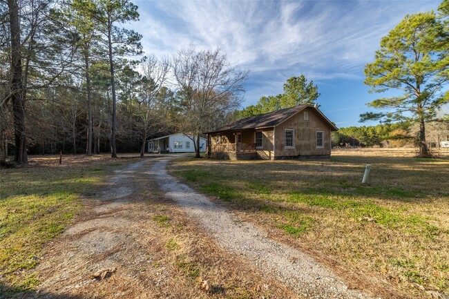 Building Photo - 2407 County Rd 2235