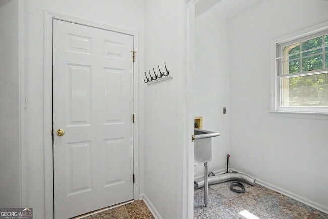 Building Photo - 322 Welton Way