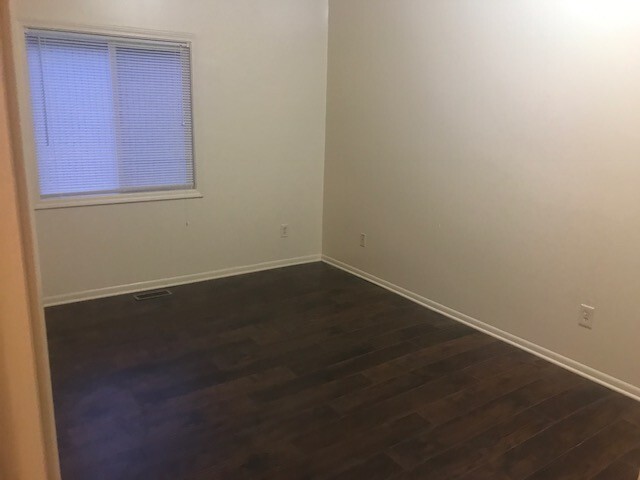 Building Photo - $1,450.00 - 2 Bed | 1 Bath Condo in downto...