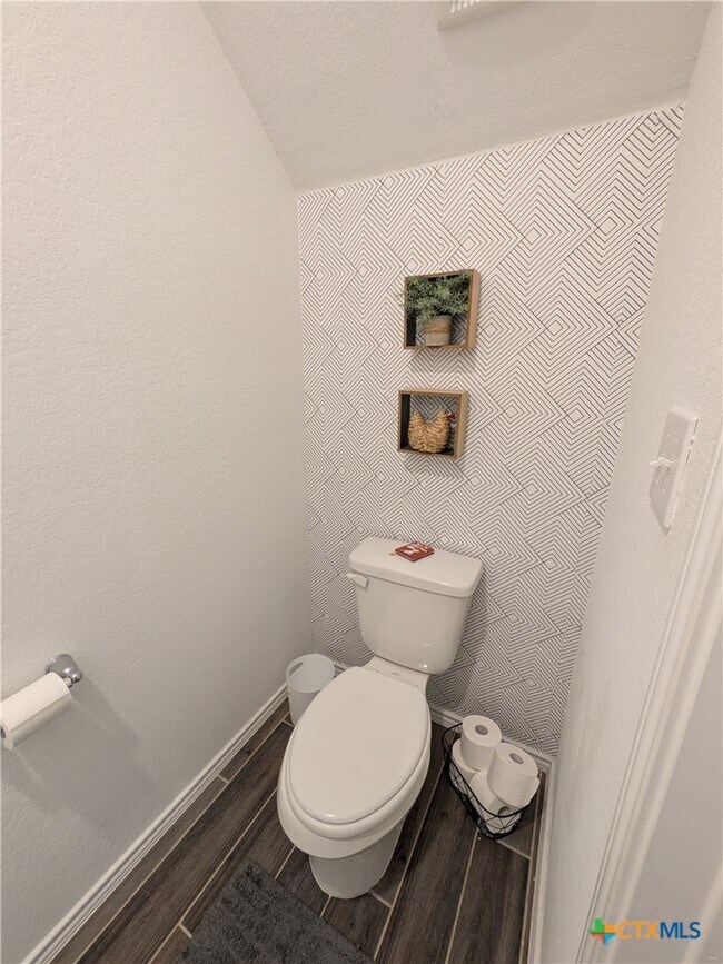 Building Photo - 118 Canopy Oak Rd