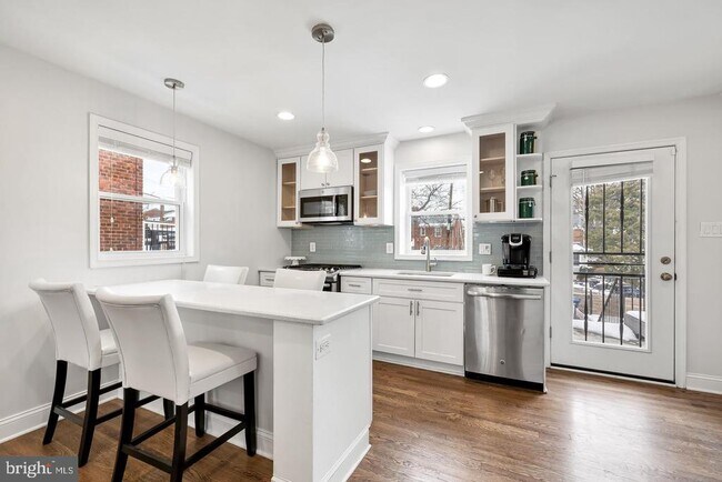 Building Photo - 5027 11th St NE
