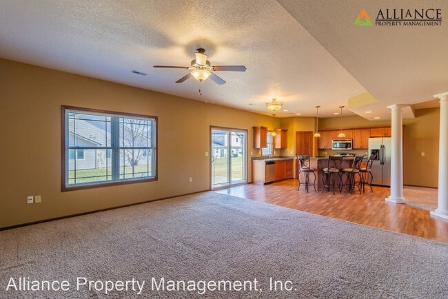 Building Photo - 3 br, 2.5 bath House - 526 Stonedale Dr.