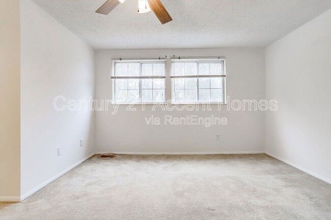 Building Photo - 5328 Larochelle Ct
