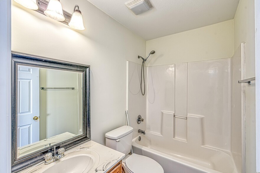 Building Photo - 610 Pepperbush Dr
